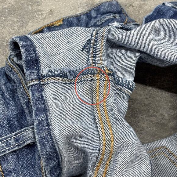 Y2K American Eagle Low Rise Denim Shorts Medium Wash Distressed Womens 6 - Picture 4 of 9